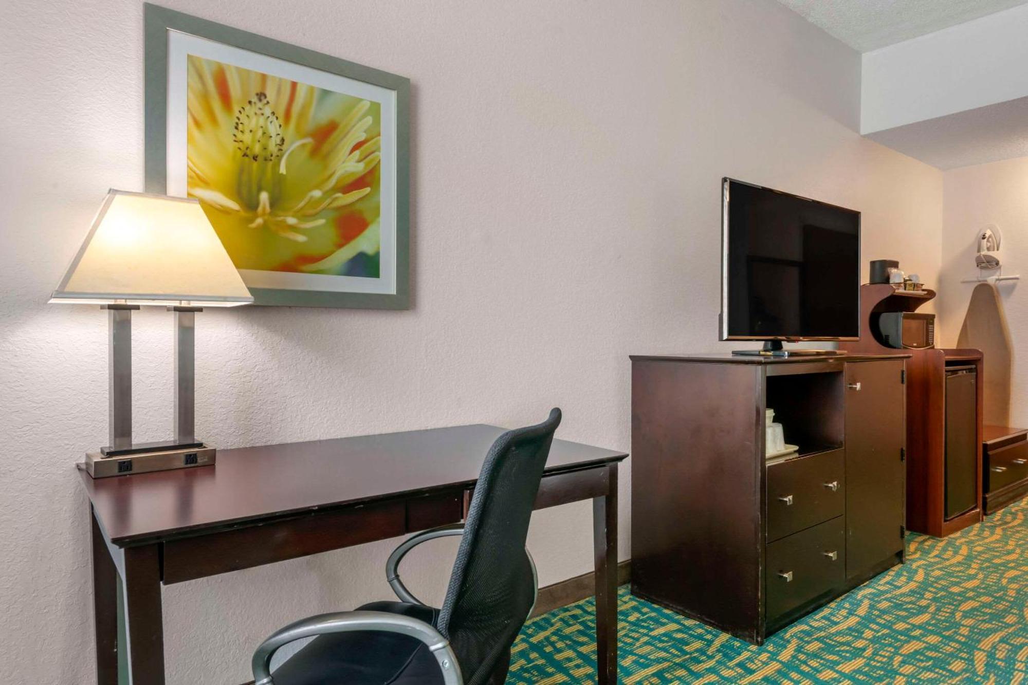 Comfort Inn & Suites Fort Lauderdale West Turnpike Lauderdale Lakes Exterior foto